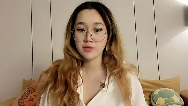 Jennatyan online show from 05/05/26, 04:09