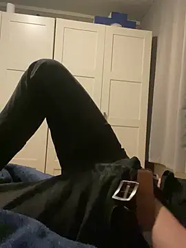 Snapshot of youssef00711 chatting on 03/20/25, 08:29 youssef00711 online show from 03/20/25, 08:29