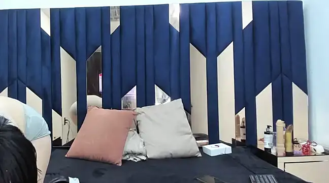 Criistaal  online show from 01/27/25, 03:58