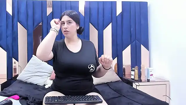 Criistaal  online show from 02/27/25, 04:41