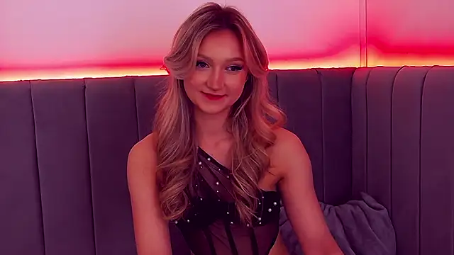 MiaNixan online show from 03/21/25, 03:22