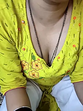 kaveerpooja947 online show from 10/31/25, 05:14