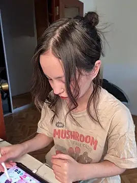 Snapshot of lalallalalaa- chatting on 01/17/25, 07:51 lalallalalaa- online show from 01/17/25, 07:51