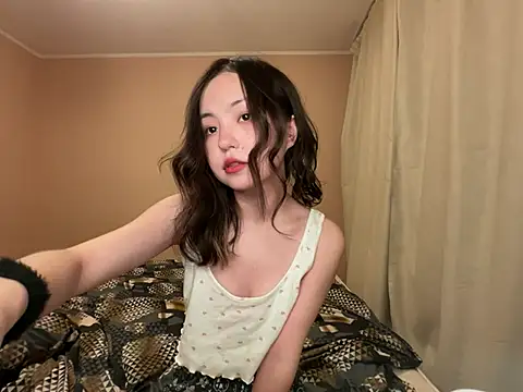 Snapshot of lalallalalaa- chatting on 01/24/25, 10:11 lalallalalaa- online show from 01/24/25, 10:11