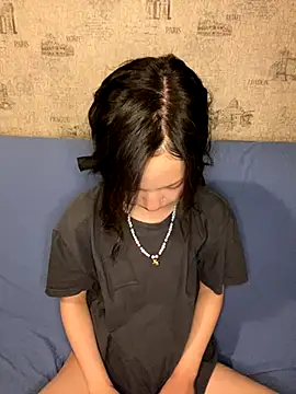 Snapshot of lalallalalaa- chatting on 11/05/25, 03:23 lalallalalaa- online show from 11/05/25, 03:23