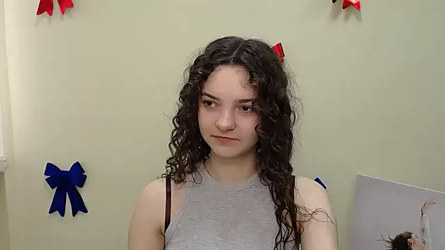  SusieSu  online show from 03/04/25, 07:41