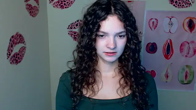  SusieSu  online show from 10/04/25, 07:01