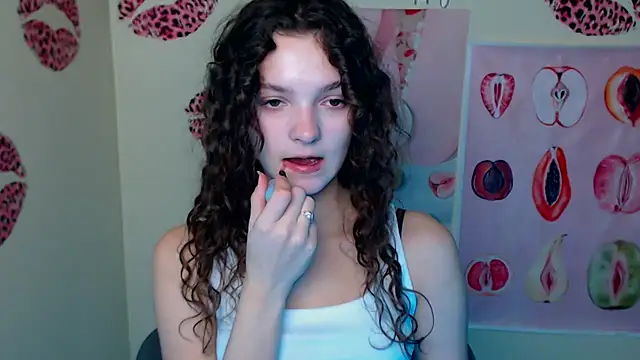  SusieSu  online show from 10/18/25, 06:37