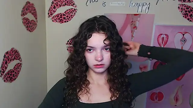  SusieSu  online show from 12/03/25, 07:27