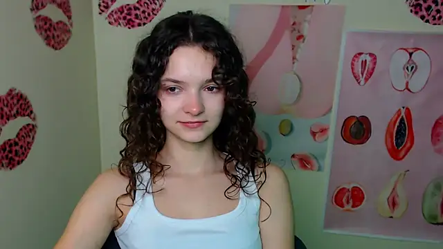  SusieSu  online show from 12/05/25, 07:28