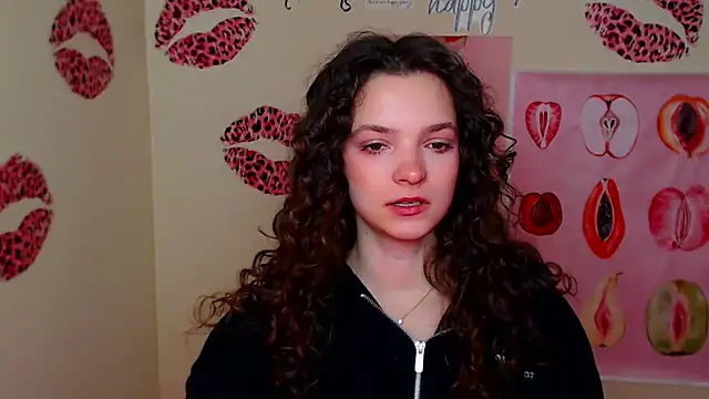  SusieSu  online show from 02/18/26, 07:04