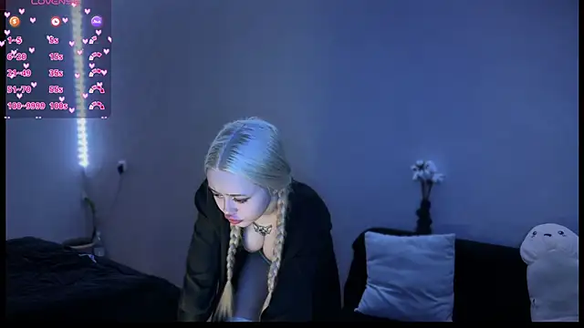 SusieEvans online show from 02/24/25, 02:48