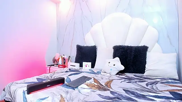 Snapshot of Tiffany_sander chatting on 03/11/25, 03:26 Tiffany sander online show from 03/11/25, 03:26