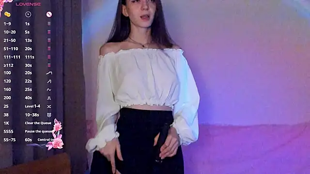 EvaBradley online show from 10/03/25, 06:38