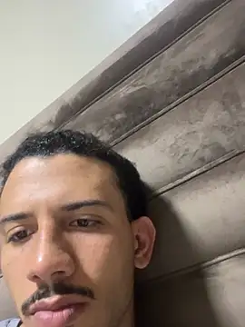 Snapshot of pteno1 chatting on 12/27/24, 12:29 pteno1 online show from 12/27/24, 12:29