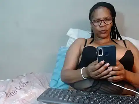 BustyMelonssXXXX online show from 02/13/25, 07:52