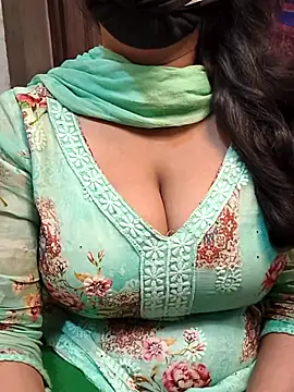 Anamika Kapoor online show from 10/03/25, 09:34