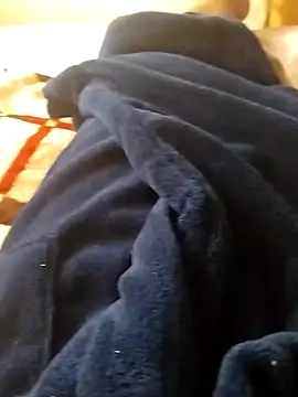 Snapshot of hugecrksam chatting on 10/18/25, 06:26 hugecrksam online show from 10/18/25, 06:26