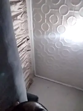 hugecrksam online show from 12/21/25, 01:57