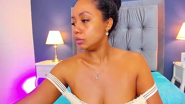 Snapshot of Kamila-Kane chatting on 02/06/25, 07:40 Kamila-Kane online show from 02/06/25, 07:40