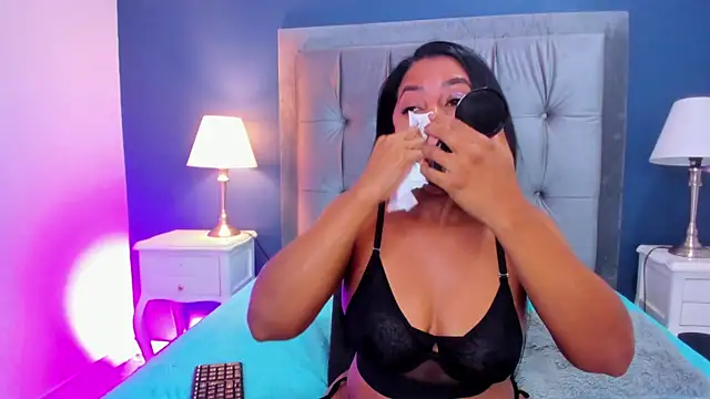 Snapshot of Kamila-Kane chatting on 03/08/25, 02:01 Kamila-Kane online show from 03/08/25, 02:01