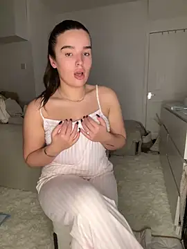 maisiesmithx online show from 01/07/25, 09:14