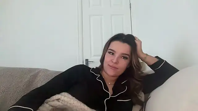 maisiesmithx online show from 02/02/25, 04:00