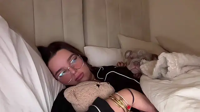 maisiesmithx online show from 02/03/25, 01:19