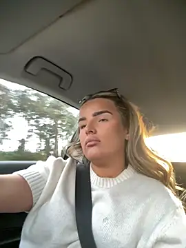 maisiesmithx online show from 10/27/25, 04:22