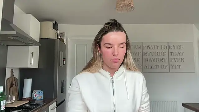 maisiesmithx online show from 04/17/26, 03:37