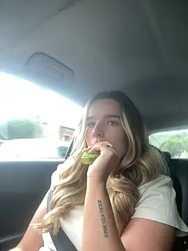 maisiesmithx online show from 06/17/26, 08:28