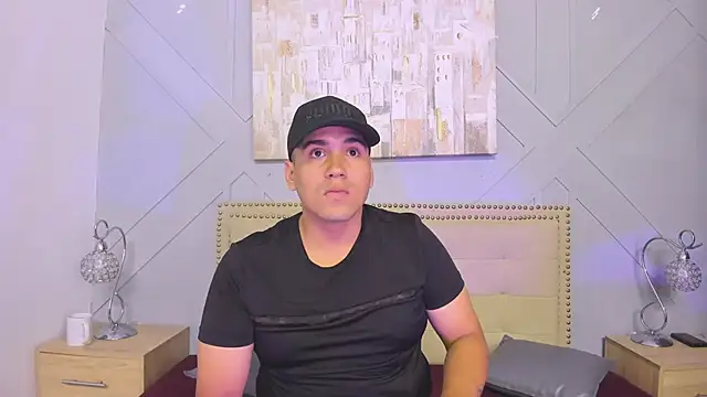 Snapshot of Vale_n_Matt chatting on 09/17/25, 03:30 Vale n Matt online show from 09/17/25, 03:30