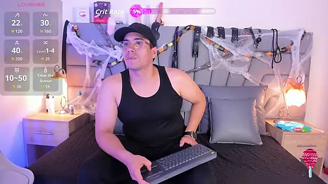 Snapshot of Vale_n_Matt chatting on 10/17/25, 03:42 Vale n Matt online show from 10/17/25, 03:42