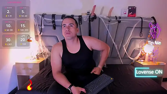 Snapshot of Vale_n_Matt chatting on 11/07/25, 03:28 Vale n Matt online show from 11/07/25, 03:28