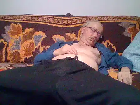 Snapshot of loverboyxxx69 chatting on 02/14/25, 10:25 loverboyxxx69 online show from 02/14/25, 10:25