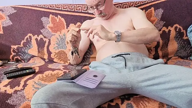 loverboyxxx69 online show from 05/02/26, 09:14