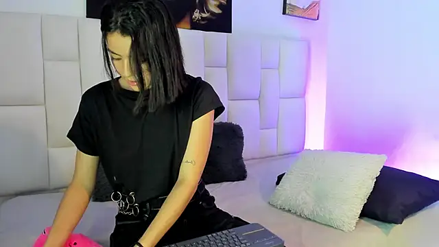 Snapshot of Antonella_Fontanna chatting on 02/23/25, 04:39 Antonella Fontanna online show from 02/23/25, 04:39