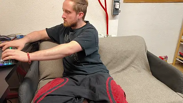 DrownMentallyyy online show from 02/18/25, 09:53