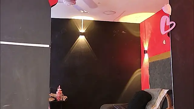 YayaHilton online show from 03/05/26, 03:57