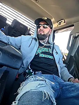 Beardedtattood online show from 10/16/25, 01:45