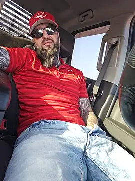 Snapshot of Beardedtattood chatting on 07/01/26, 11:23 Beardedtattood online show from 07/01/26, 11:23