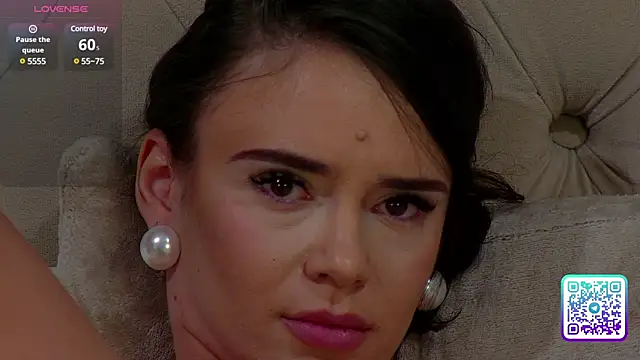 Snapshot of KateReevah chatting on 03/18/25, 01:21 KateReevah online show from 03/18/25, 01:21