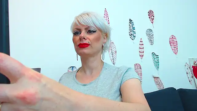 Snapshot of ForeverBarbie_ chatting on 09/19/25, 11:16 ForeverBarbie online show from 09/19/25, 11:16