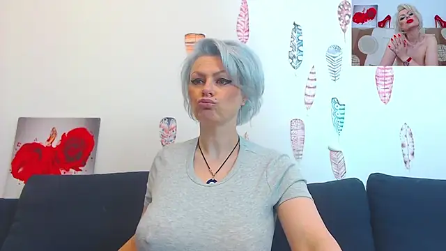 ForeverBarbie  online show from 04/16/26, 01:50