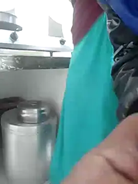 Snapshot of savixxx chatting on 11/18/25, 05:23 savixxx online show from 11/18/25, 05:23