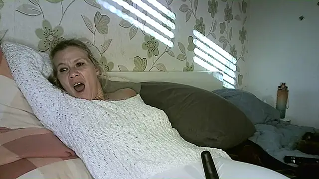 yola181 online show from 01/08/25, 10:04