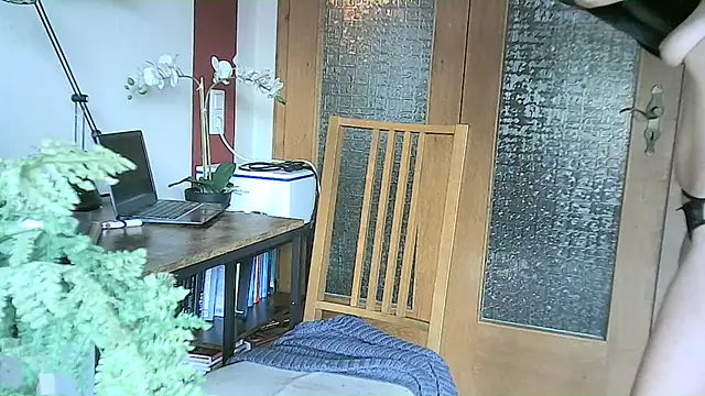 yola181 online show from 03/10/25, 10:04