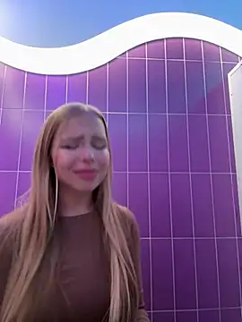 Snapshot of mur_girl chatting on 12/21/24, 12:16 mur girl online show from 12/21/24, 12:16