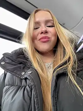 Snapshot of mur_girl chatting on 02/08/25, 09:35 mur girl online show from 02/08/25, 09:35