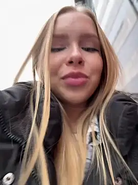 Snapshot of mur_girl chatting on 02/08/25, 12:39 mur girl online show from 02/08/25, 12:39